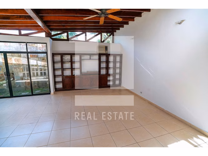 Se Vende Casa Duplex en Altos del Golf - Imagen 3