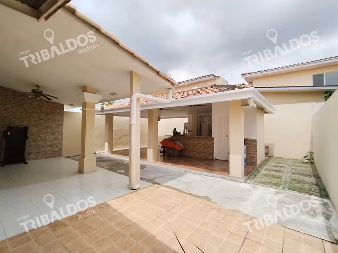 Venta casa PH Villa Tivoli Brisas del Golf