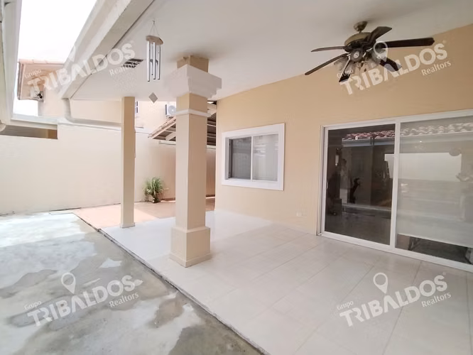 Venta casa PH Villa Tivoli Brisas del Golf