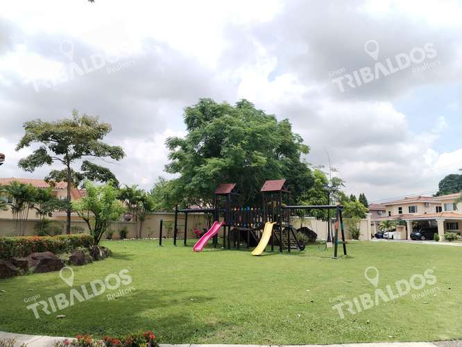 Venta casa PH Villa Tivoli Brisas del Golf