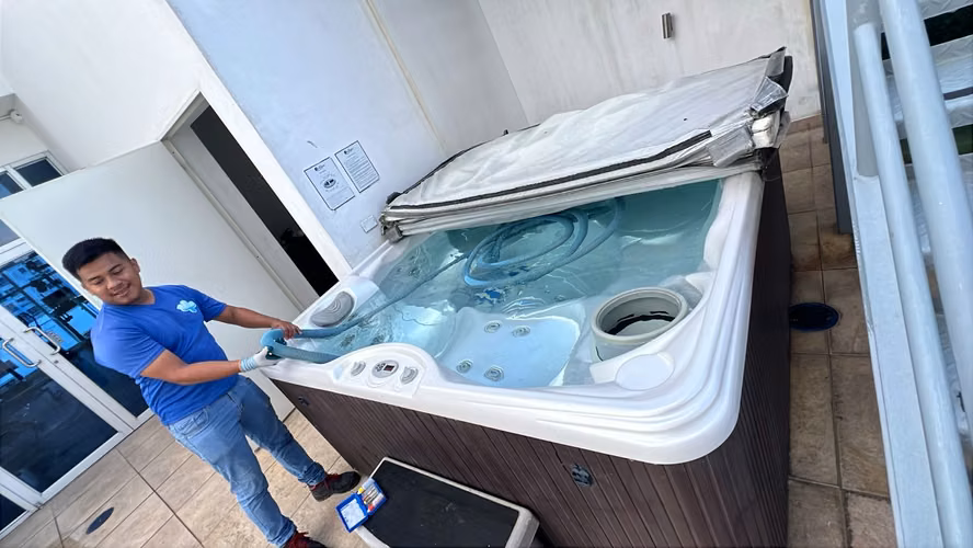 Apartamento en venta en Vía España | 2 rec, balcón y piscina