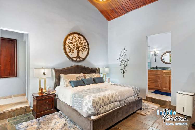 Elegante Casa de Estilo Colonial en Valle Escondido Boquete - Imagen 9