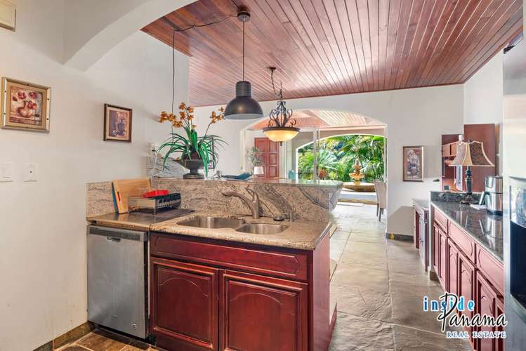 Elegante Casa de Estilo Colonial en Valle Escondido Boquete - Imagen 20