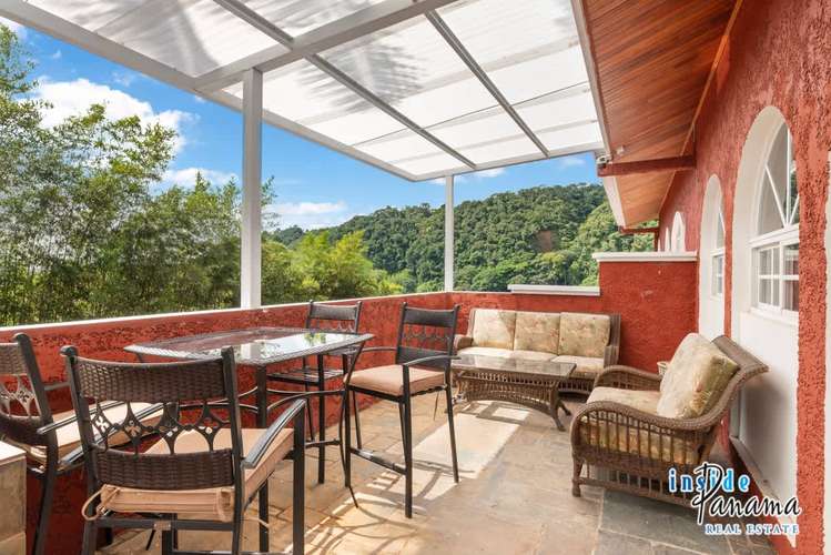 Elegante Casa de Estilo Colonial en Valle Escondido Boquete - Imagen 2