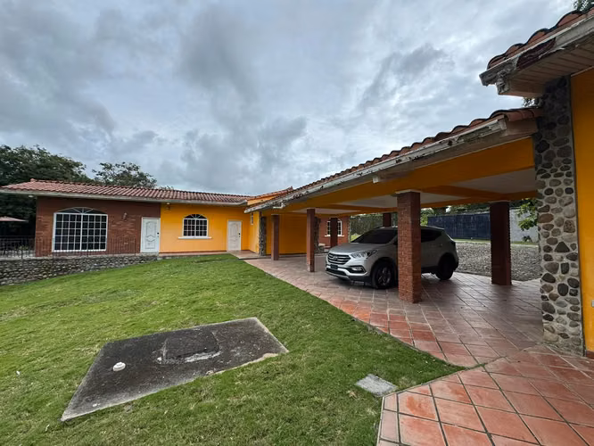 Casa en venta - Santa Clara