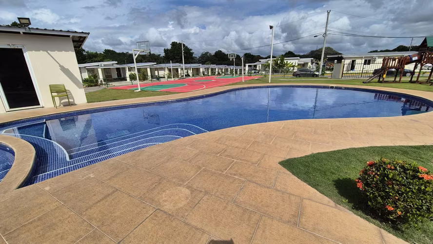 VENTA DE CASA EN PH PRIMAVERA EN VISTA ALEGRE PANAMÁ OESTE