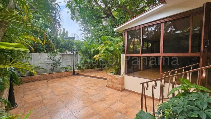 Vendo Casa Privilegiada en Loma Alegre, San Francisco 26-2906GG - Imagen 13