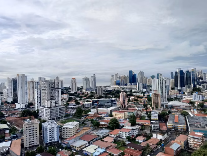 Venta de Apartamento – PH Metropolitan Park, Vía España