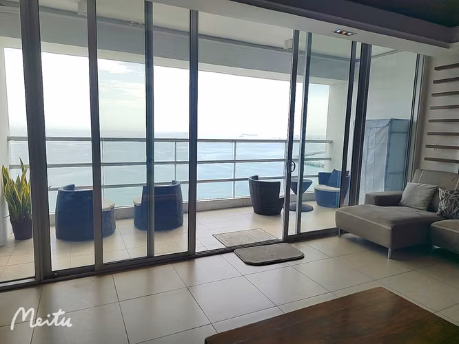 Venta PH Rivage en avenida Balboa de 2 recamaras frente al mar