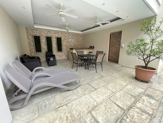 Vendo Apartamento Remodelado con 151 m2 en PH Princess, Marbella 26-3041GG