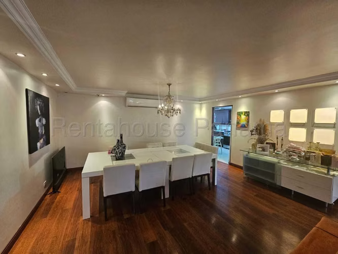 Vendo Apartamento Remodelado con 151 m2 en PH Princess, Marbella 26-3041GG