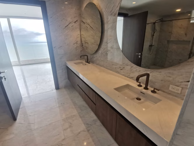 Venta y Alquiler de Apartamento en PH The Towers - Paitilla