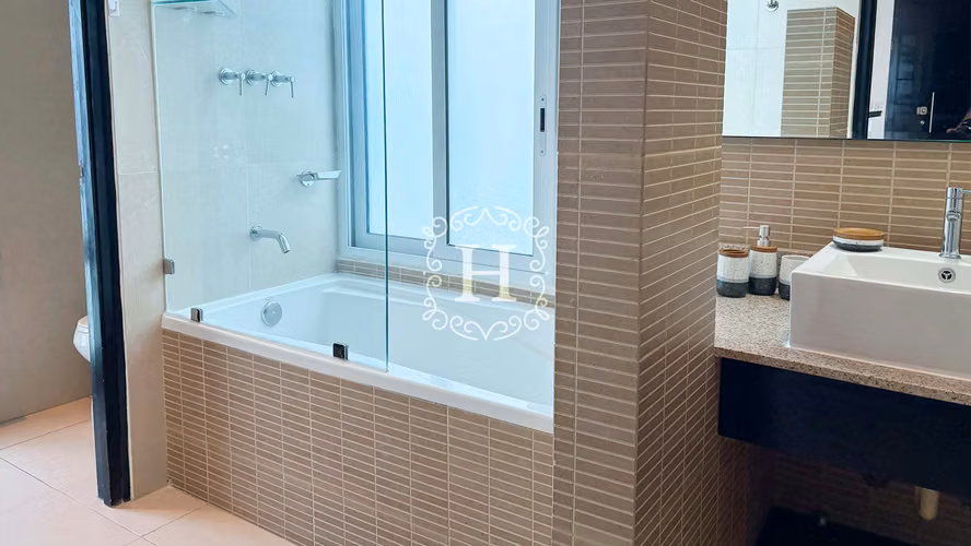 Investment Opportunity with stunning ocean view in Playa Blanca