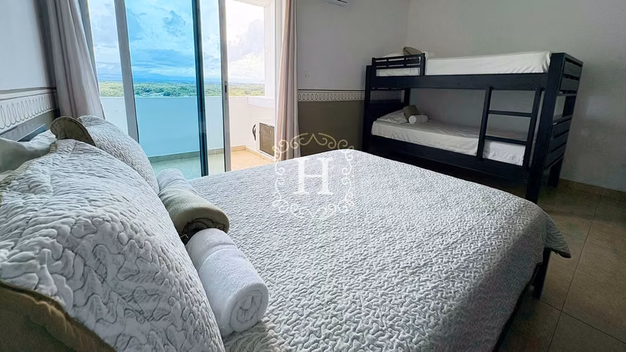 Investment Opportunity with stunning ocean view in Playa Blanca