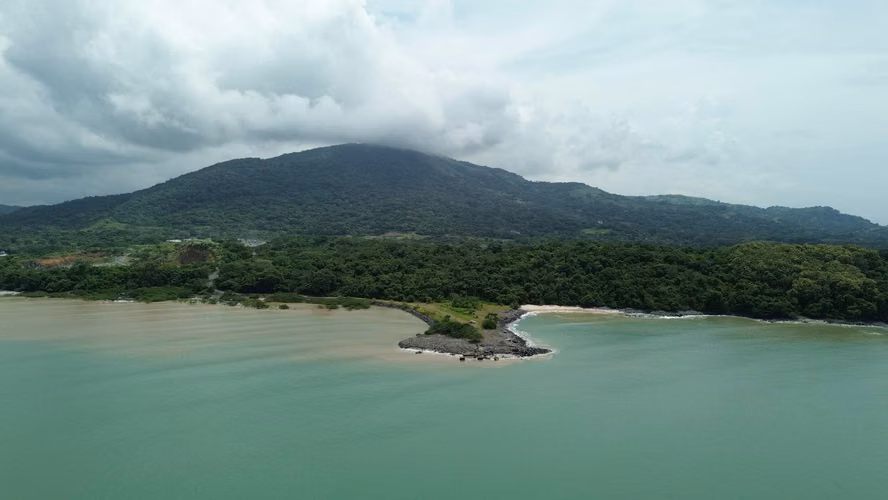 Gran Terreno Frente al Mar con Potencial Logístico y Portuario - Imagen 3