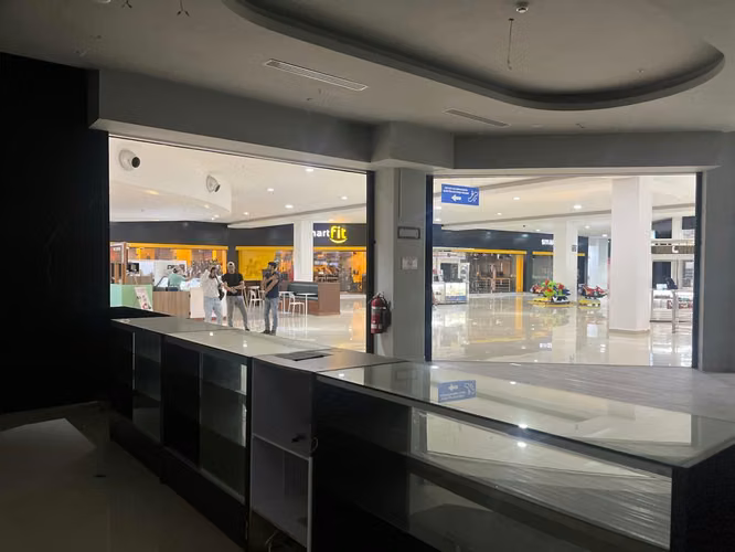 Banco vende local comercial en P.H. Los Andes Mall – San Miguelito (gb)