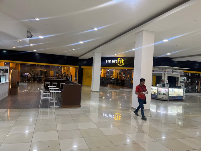 Banco vende local comercial en P.H. Los Andes Mall – San Miguelito (gb)