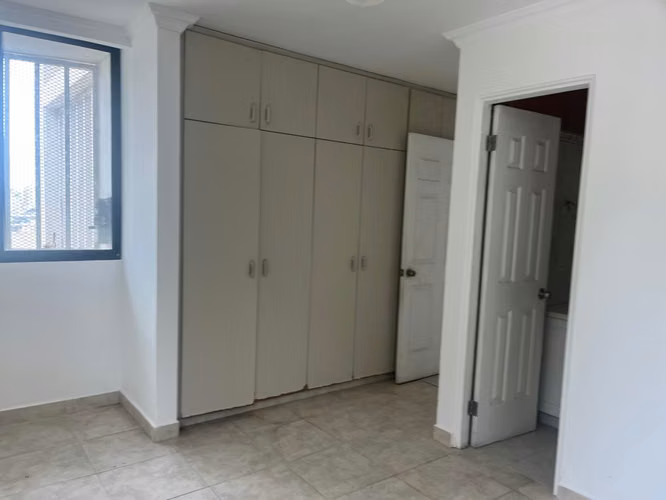 Banco vende  en P.H. Edison Park – Betania  (gb) - Imagen 7
