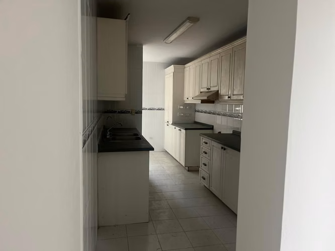 Banco vende  en P.H. Edison Park – Betania  (gb) - Imagen 5