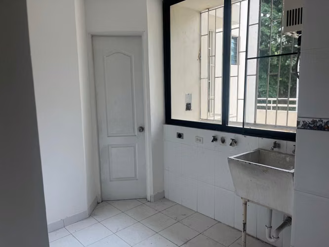 Banco vende  en P.H. Edison Park – Betania  (gb) - Imagen 11
