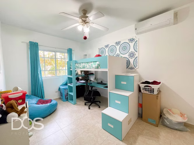 VENTA de Casa con Patio en Costa del Este | Den + Oficina