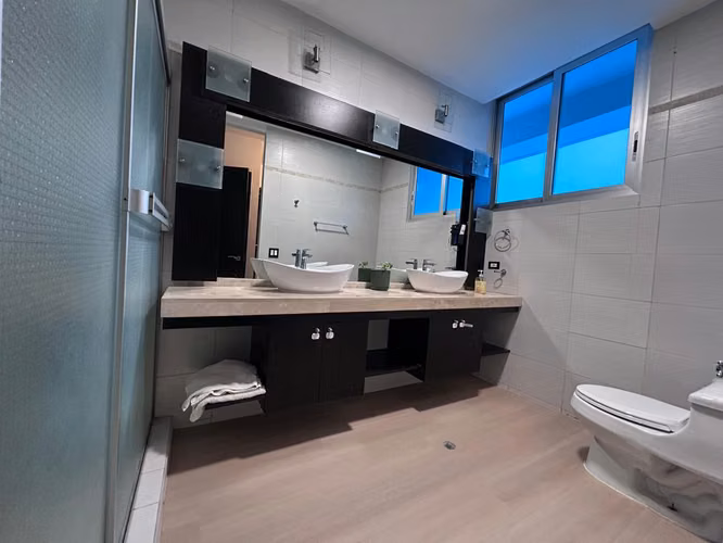 Alquilo apartamento  de 2 recámaras vista al mar - Imagen 6