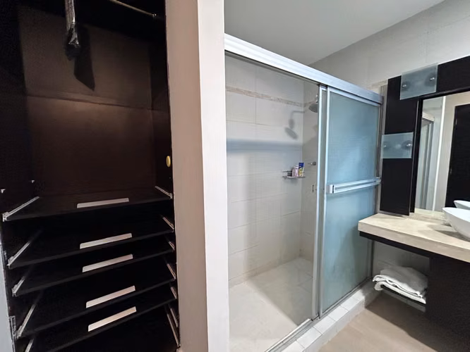 Alquilo apartamento  de 2 recámaras vista al mar - Imagen 9