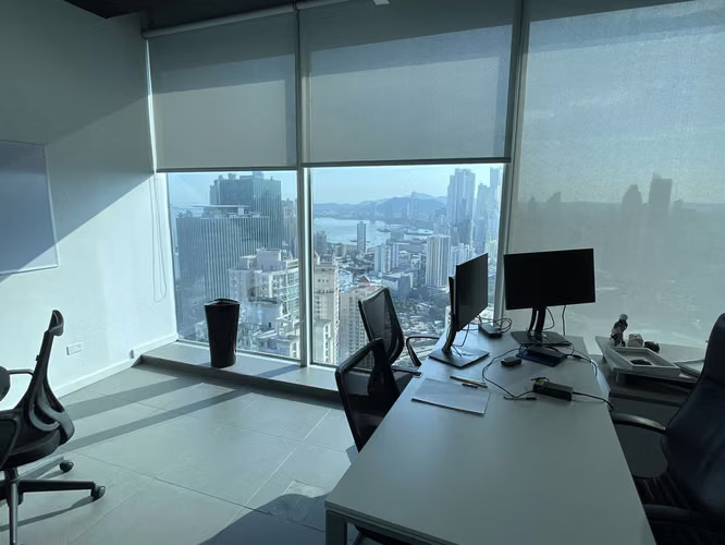 Oficina Amoblada en Torre Oceanía – Punta Pacífica – 272 m² / 5 Estacionamientos
