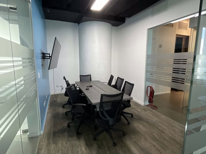Oficina Amoblada en Torre Oceanía – Punta Pacífica – 272 m² / 5 Estacionamientos
