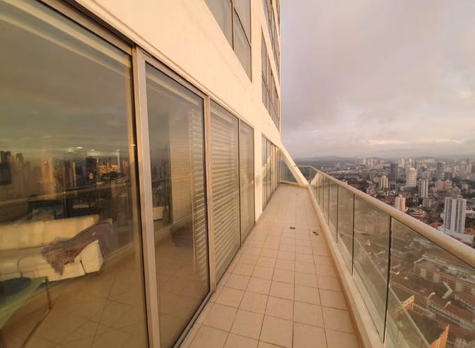 Venta hermoso apto full amoblado en Avenida Balboa