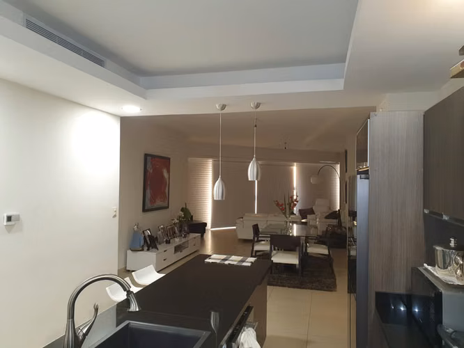Venta hermoso apto full amoblado en Avenida Balboa