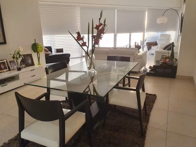 Venta hermoso apto full amoblado en Avenida Balboa