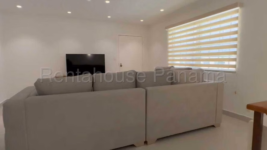 Alquiler de casa en Clayton CF26-2295