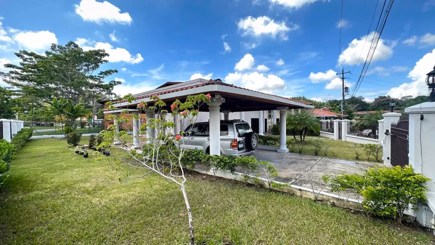 Alquiler de casa en Clayton CF26-2295