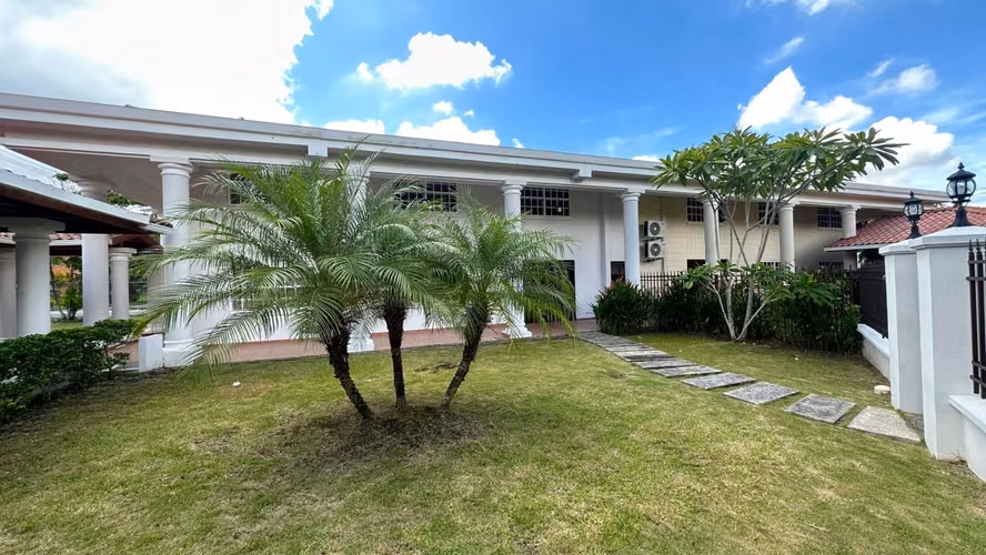 Alquiler de casa en Clayton CF26-2295