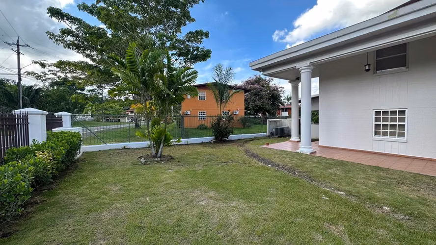 Alquiler de casa en Clayton CF26-2295