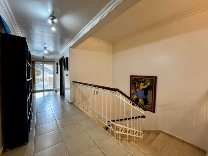 Espacio y Confort en Cada Rincón: Casa en Camino de Cruces amplia Piscina