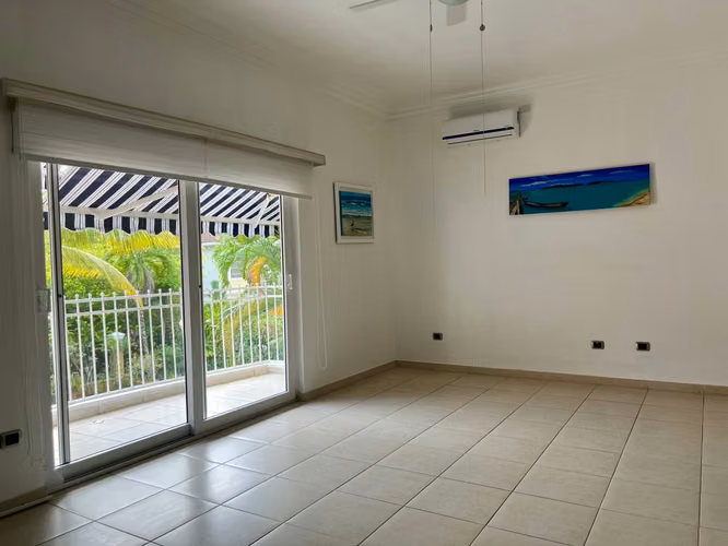 Espacio y Confort en Cada Rincón: Casa en Camino de Cruces amplia Piscina