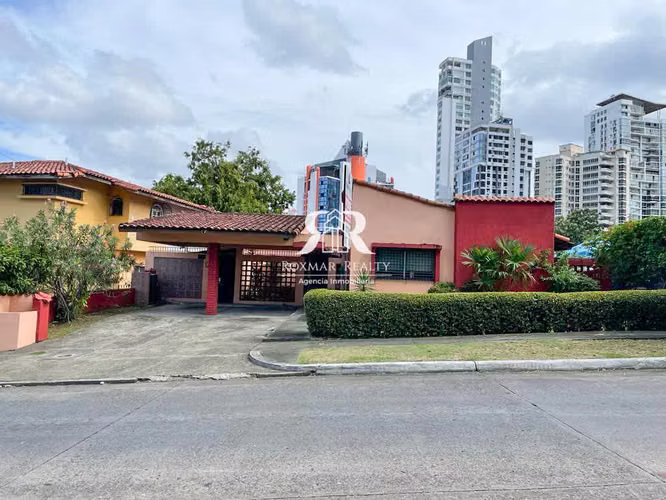 Amplia casa en Hato Pintado de 655m2
