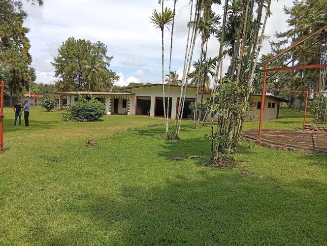 Vendo Terreno con casa en Calzada Larga de Caimitillo, excelente para inversión - Imagen 2