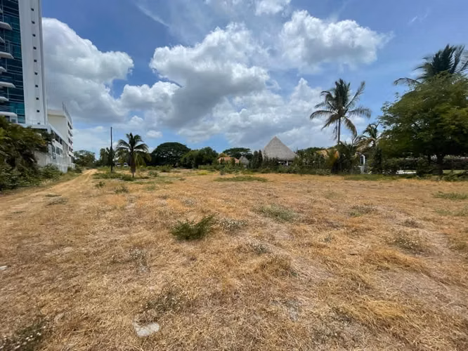 Venta de Terreno con acceso al mar en Rio Hato