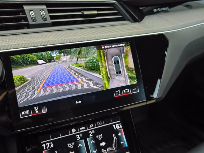 AUDI SQ8 2024