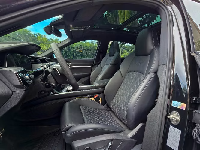 AUDI SQ8 2024