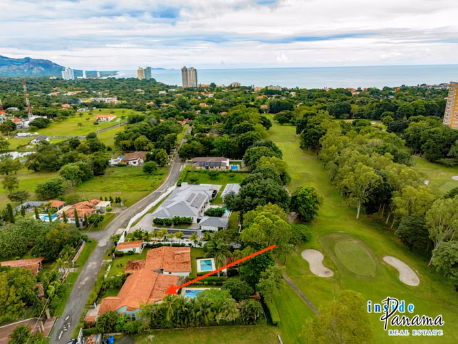 Casa de 3 Recámaras 3.5 Baños en Coronado Panamá
