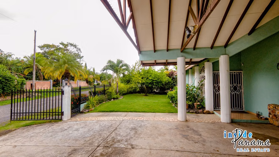 Casa de 3 Recámaras 3.5 Baños en Coronado Panamá