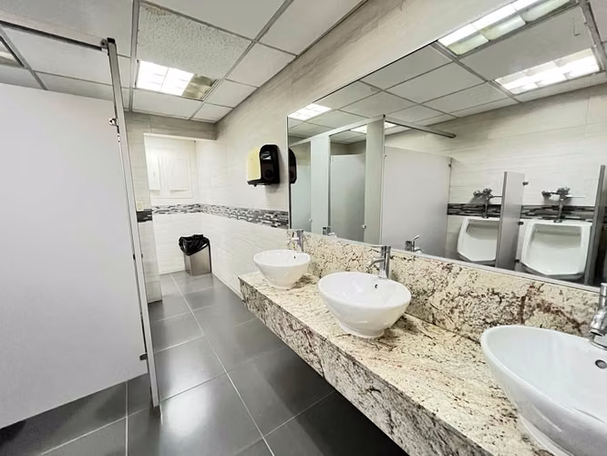 Se Alquila Piso Completo de Oficina – Calle 50, Área Bancaria