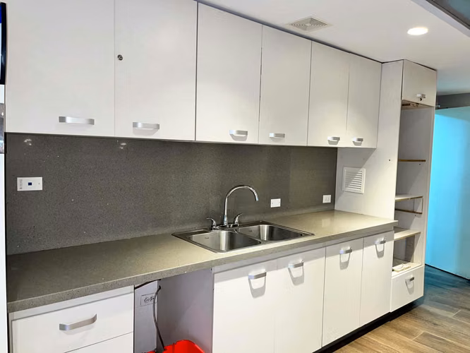 Se Alquila Piso Completo de Oficina – Calle 50, Área Bancaria