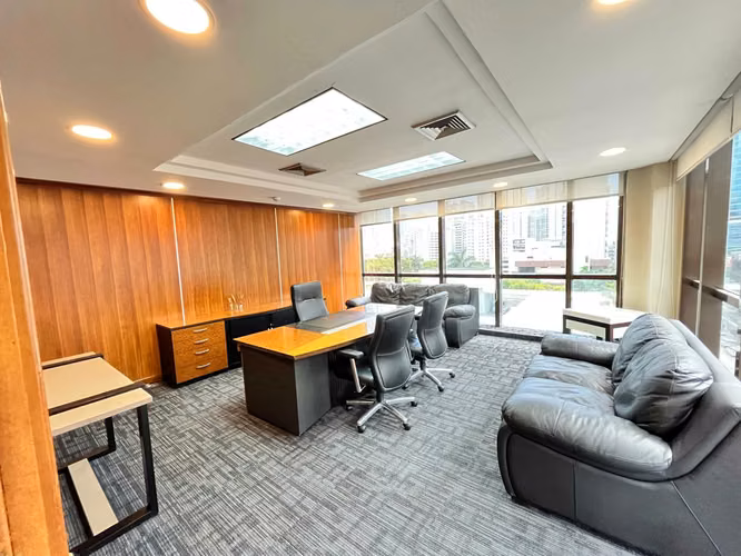 Se Alquila Piso Completo de Oficina – Calle 50, Área Bancaria
