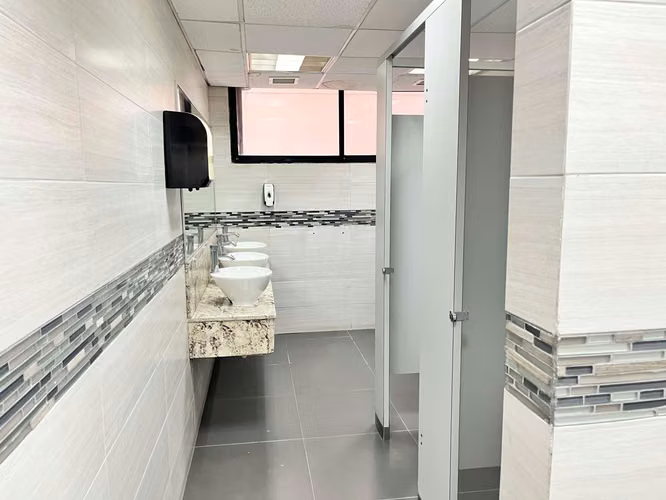 Se Alquila Piso Completo de Oficina – Calle 50, Área Bancaria