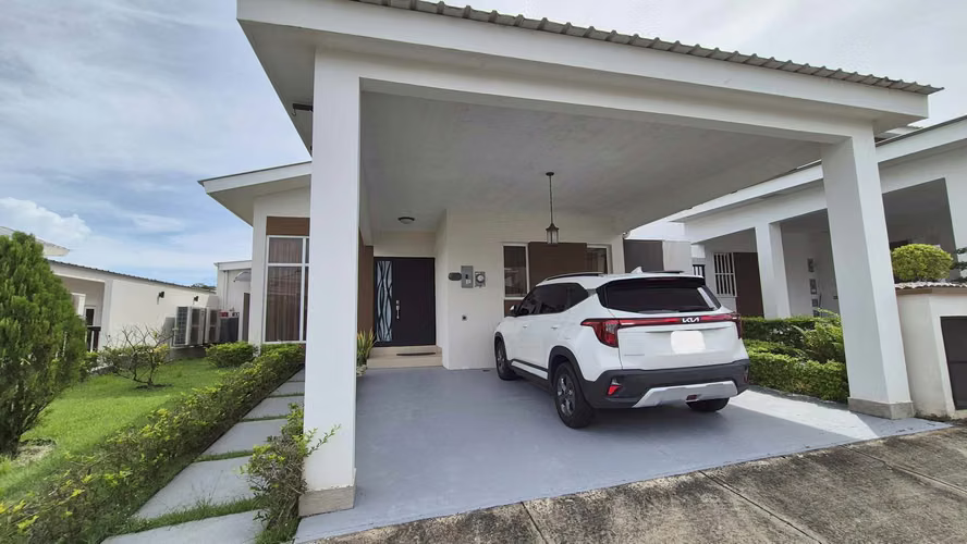 VENTA DE CASA EN PH LOS SENDEROS EN COSTA VERDE PANAMÁ OESTE